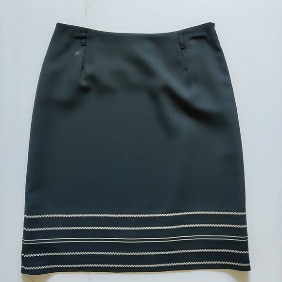 Ann Taylor LOFT embroidered wool blend skirt sz 8P - Picture 8 of 9